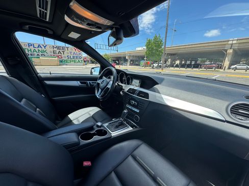 Used 2014 Mercedes-Benz C 300 4MATIC Sedan image 16