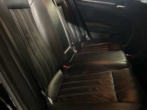 Used 2014 Chrysler 300 S image 10