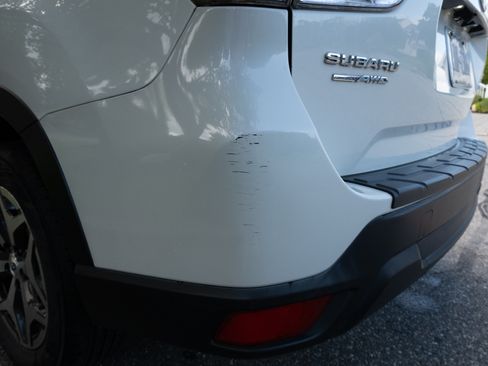 Used 2020 Subaru Forester Premium AWD/4WD image 9