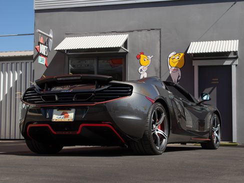 Used 2015 McLaren 650S Spider RWD image 2