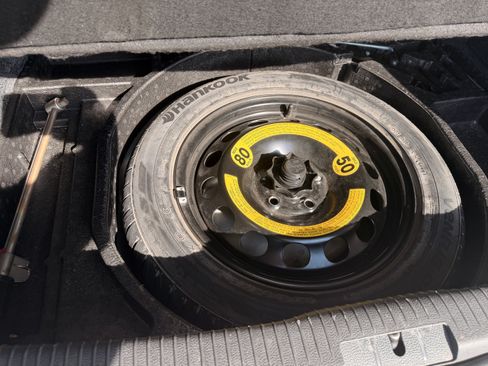 Used 2013 Volkswagen Golf 2-Door image 26