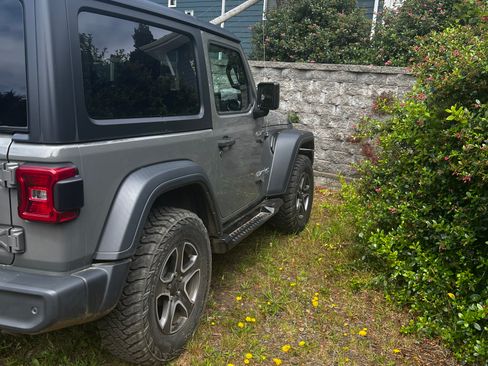 Used 2019 Jeep Wrangler Sport AWD/4WD image 14