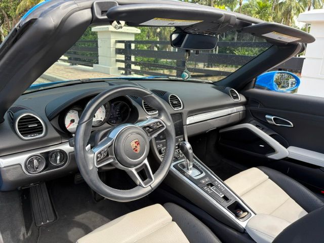 Used 2024 Porsche 718 Boxster RWD image 11