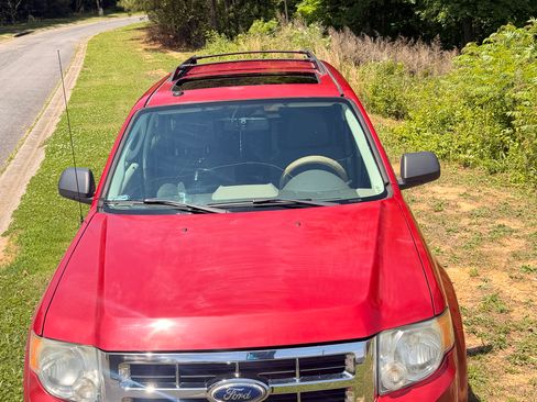 Used 2010 Ford Escape XLT FWD image 8