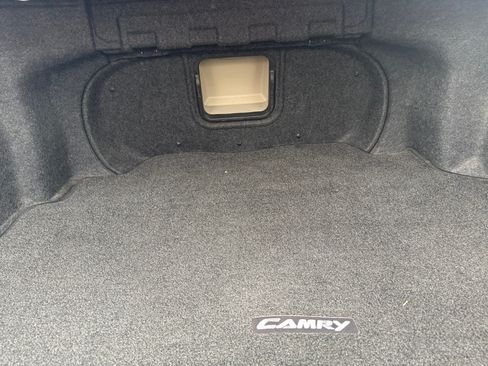 Used 2011 Toyota Camry XLE image 14