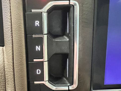 Used 2021 GMC Yukon Denali w/ Advanced Technology Package AWD/4WD image 19