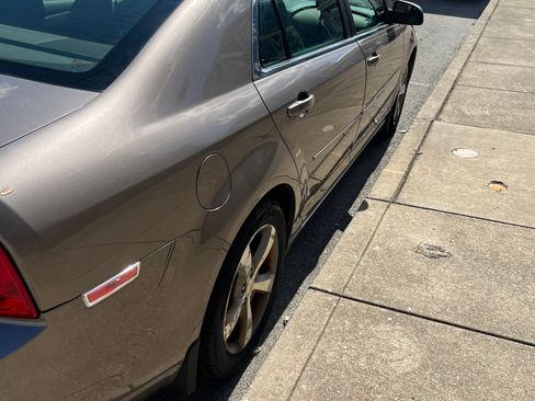 Used 2011 Chevrolet Malibu LT w/ Power Convenience Package image 5