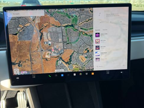 Used 2022 Tesla Model S Plaid image 14