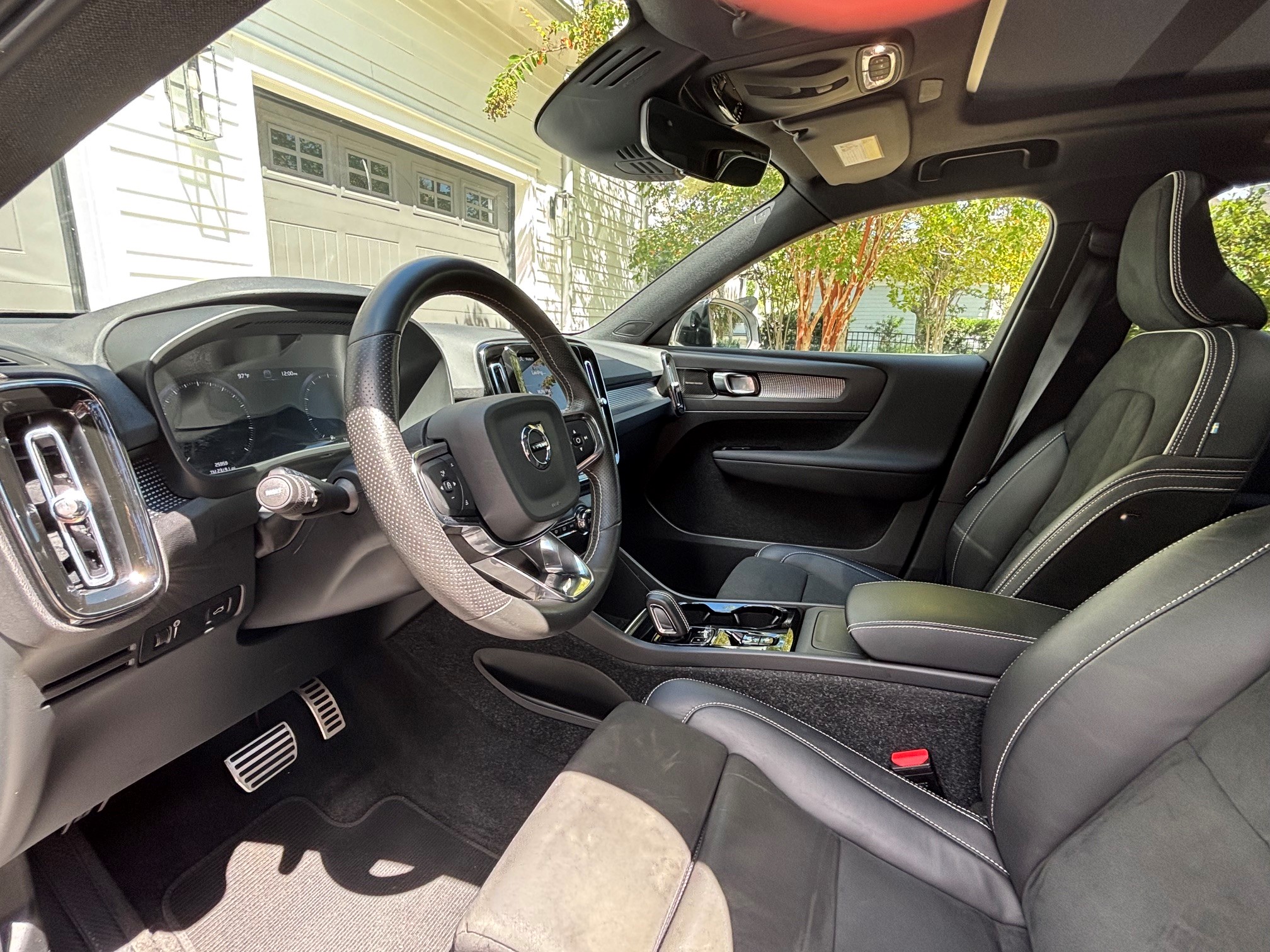 Used 2021 Volvo XC40 T5 R-Design w/ Climate Package AWD/4WD image 8