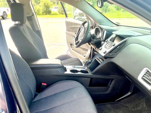 Used 2017 Chevrolet Equinox LS AWD/4WD image 15