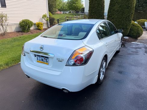 Used 2008 Nissan Altima 3.5 SE FWD image 5