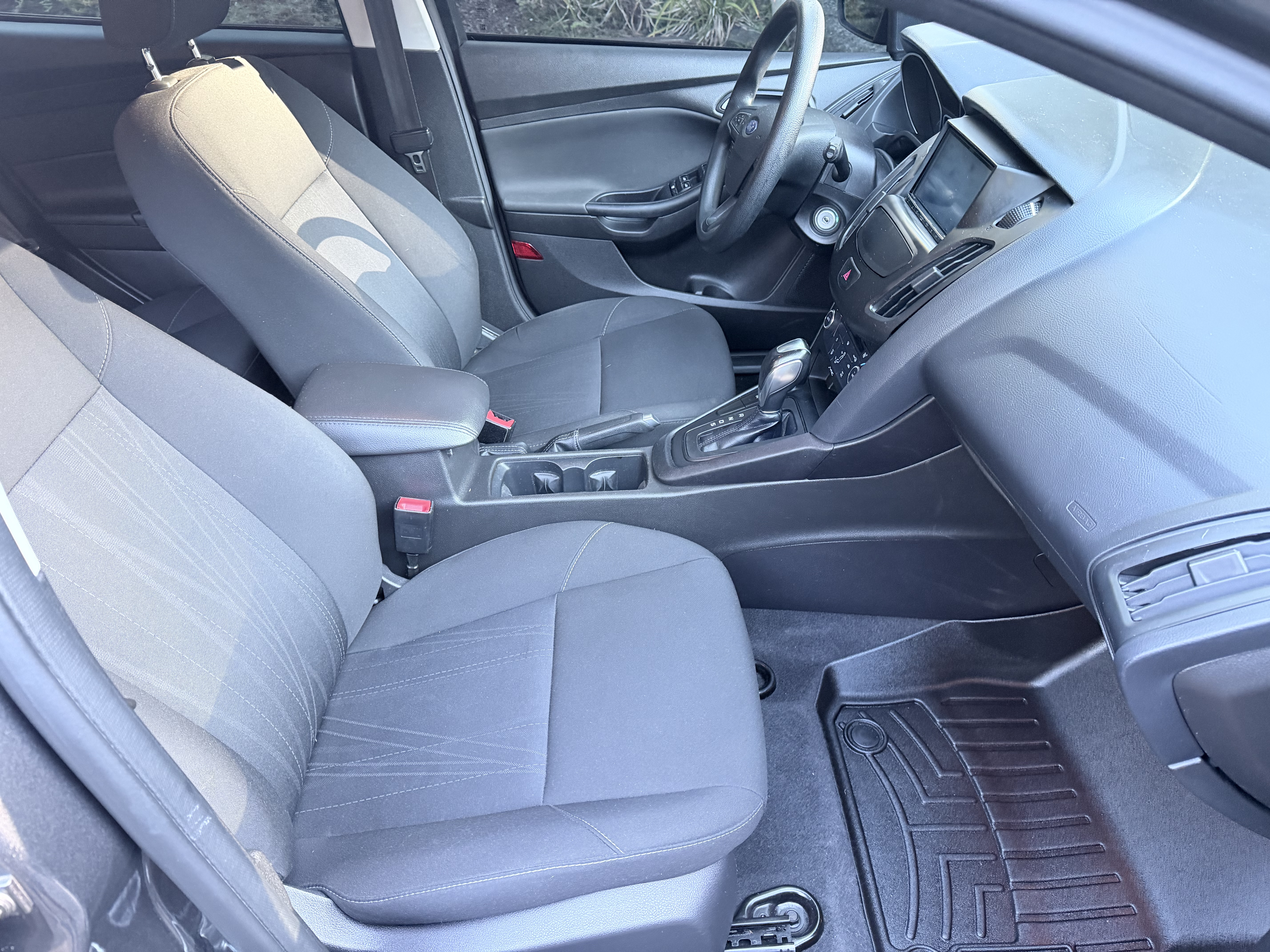 Used 2016 Ford Focus SE FWD image 12