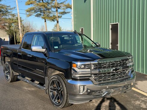 Used 2017 Chevrolet Silverado 1500 LTZ w/ LPO, Black Pack image 2