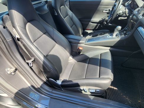 Used 2018 Porsche 718 Cayman S image 13