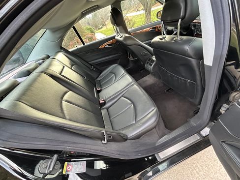Used 2005 Mercedes-Benz E 320 CDI Sedan image 9