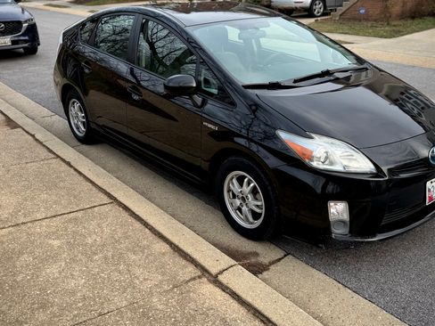 Used 2010 Toyota Prius Two FWD image 2