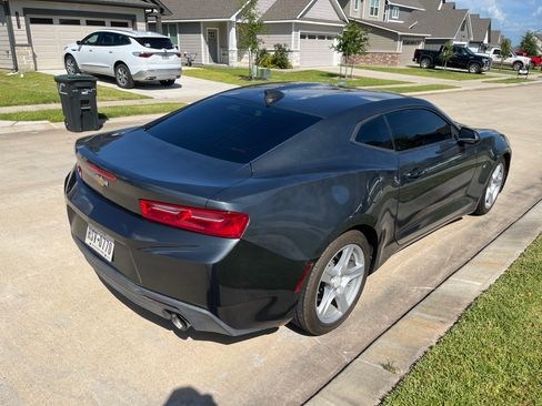 Used 2016 Chevrolet Camaro LT RWD image 10