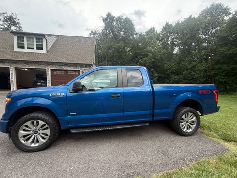 Used 2017 Ford F150 XL w/ Equipment Group 101A Mid AWD/4WD image 10