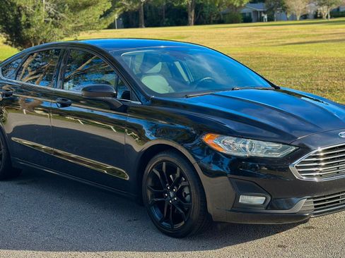 Used 2019 Ford Fusion SE w/ Equipment Group 151A image 8