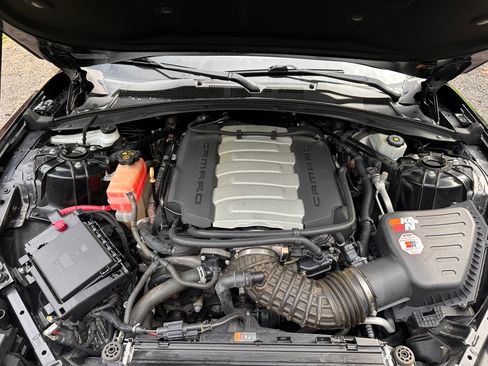 Used 2018 Chevrolet Camaro SS RWD image 23