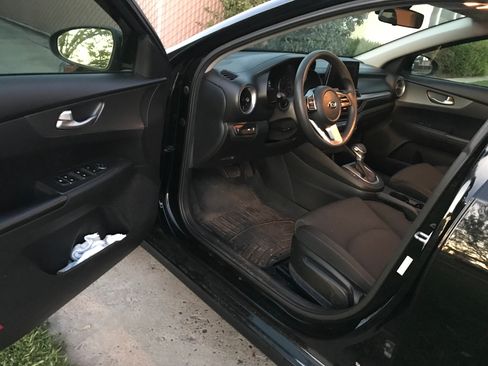 Used 2019 Kia Forte LXS image 9