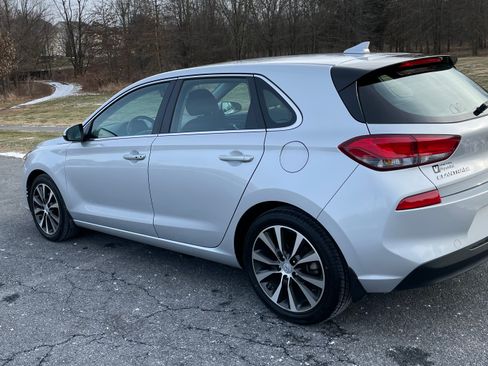 Used 2018 Hyundai Elantra GT w/ Style Package 02 image 10