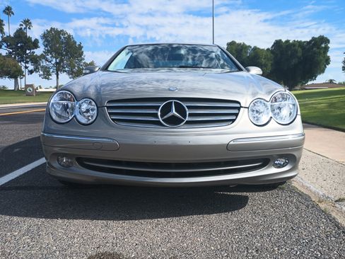 Used 2005 Mercedes-Benz CLK 320 Coupe image 10