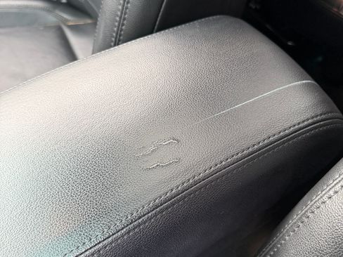 Used 2016 Ford Explorer XLT w/ Equipment Group 202A image 12