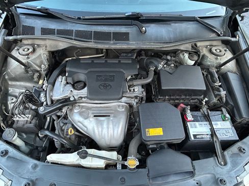 Used 2014 Toyota Camry L image 8