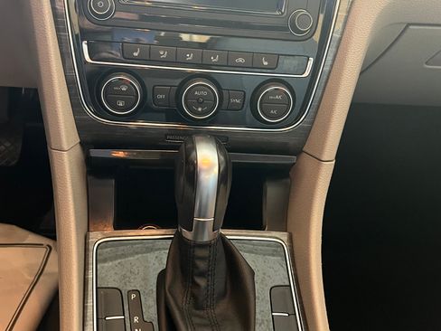 Used 2016 Volkswagen Passat 1.8T SE image 11