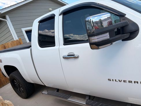 Used 2011 Chevrolet Silverado 1500 LT w/ All-Star Edition AWD/4WD image 4