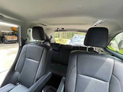 Used 2019 Toyota Highlander XLE image 15