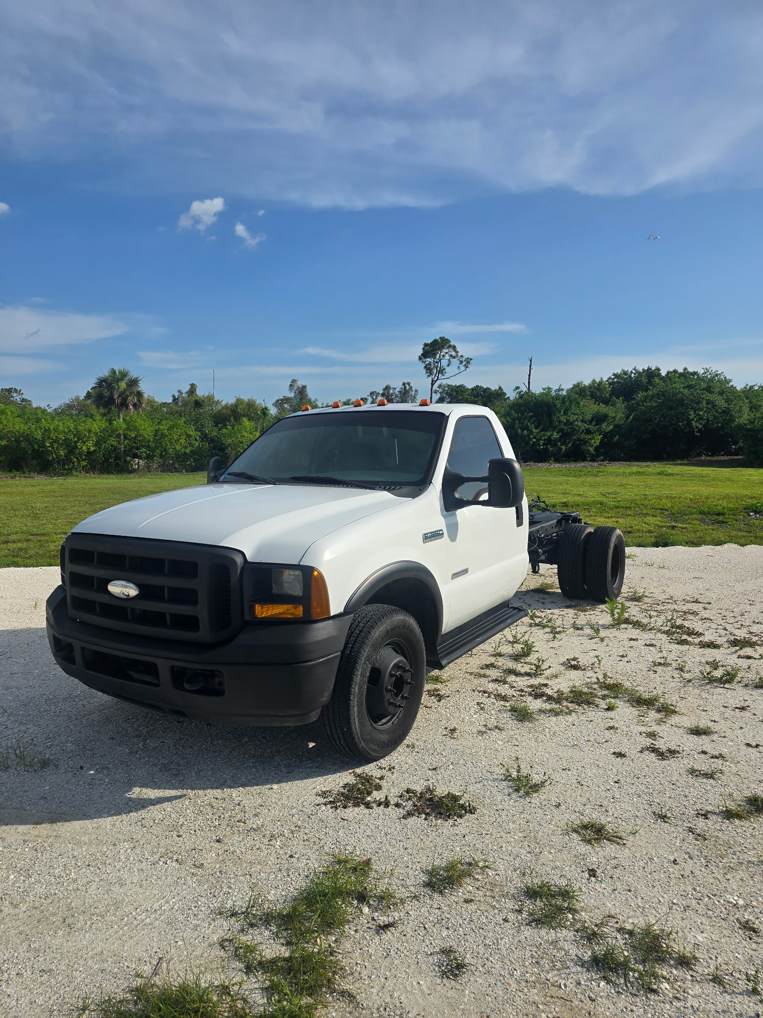 Used 2006 Ford F350 2WD Regular Cab DRW Super Duty image 1