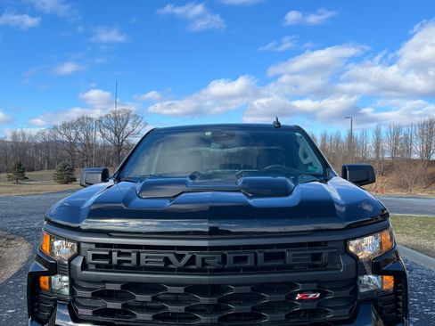 Used 2023 Chevrolet Silverado 1500 Custom Trail Boss image 2