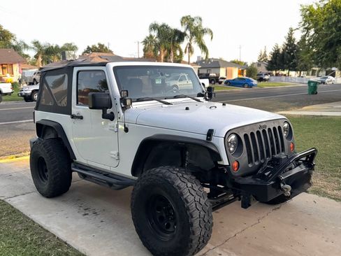 Used 2012 Jeep Wrangler Sport w/ Connectivity Group image 4