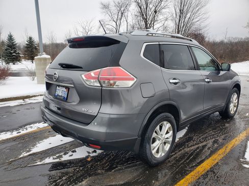Used 2016 Nissan Rogue SV w/ SV Premium Package image 11