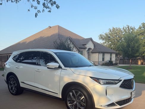 Used 2022 Acura MDX FWD w/ Technology Package image 2