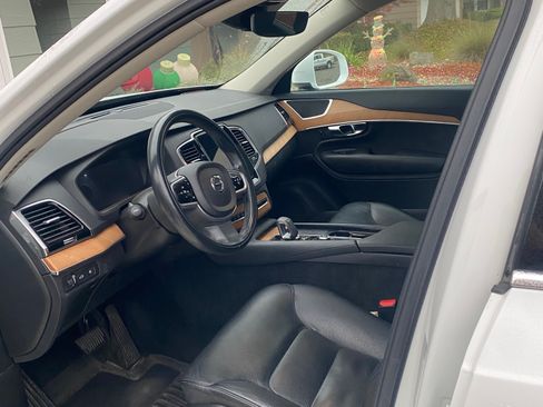 Used 2022 Volvo XC90 T8 Inscription Expression w/ Advanced Package image 10