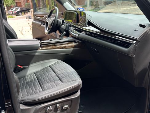 Used 2024 Cadillac Escalade Sport Platinum image 24