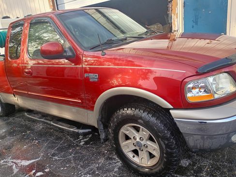 Used 2002 Ford F150 Short Bed 4D image 1