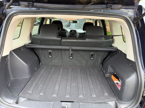 Used 2017 Jeep Patriot High Altitude FWD image 13