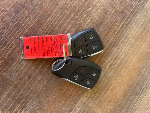 Used 2025 Chevrolet Silverado 1500 W/T w/ WT Value Package AWD/4WD image 21