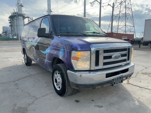 Used 2009 Ford E-150 and Econoline 150 Van 3D image 4