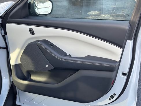 Used 2023 Ford Mustang Mach-E Premium image 11