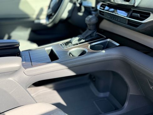 Used 2022 Toyota Sienna LE image 13