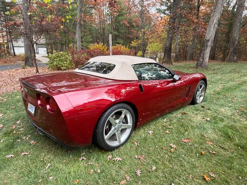 Used 2006 Chevrolet Corvette Convertible w/ Preferred Equipment Group image 14