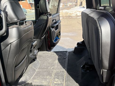 Used 2023 RAM 1500 Laramie image 9