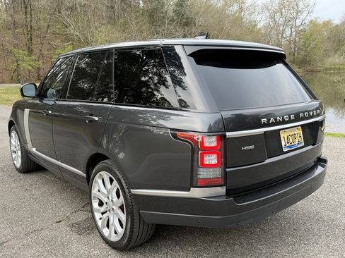 Used 2017 Land Rover Range Rover HSE image 9