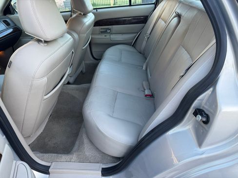 Used 2010 Mercury Grand Marquis LS image 17