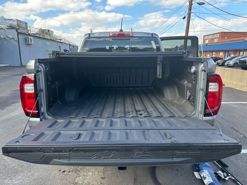 Used 2024 GMC Canyon AT4X AWD/4WD image 10